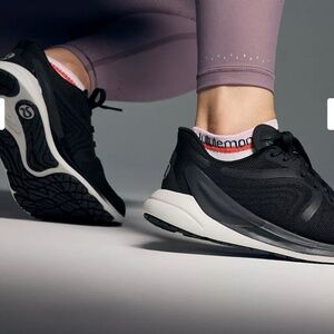 Lululemon Women's Blissfeel 2 Like New Running Shoe size 8.5